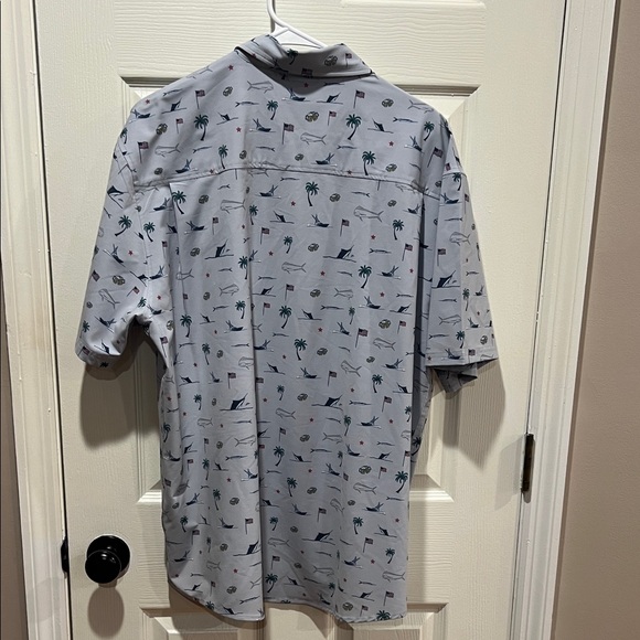Huk Fishing Shirt Light Gray Patterned Men's Shirt XL NWOT flag boat fish - Picture 3 of 4